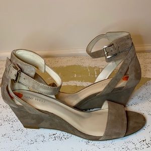 EUC Nine West Wedge Sandals